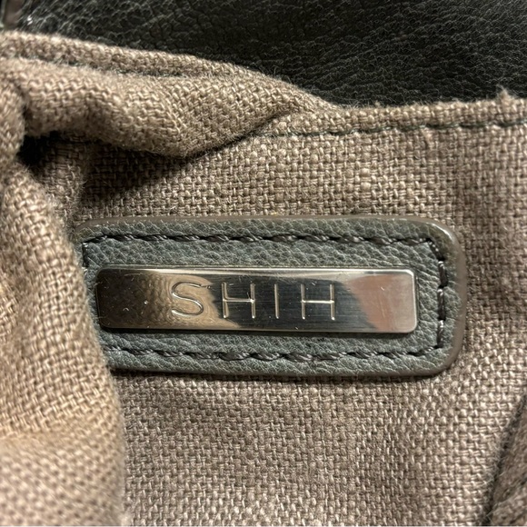 Shih shoulder strap bag. - Picture 8 of 9